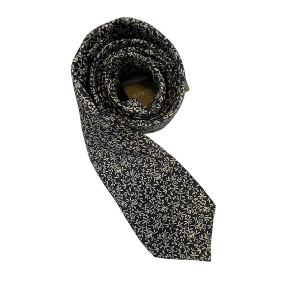 J. Crew men's "Ludlow" navy 100% silk, classic neck tie. NWT